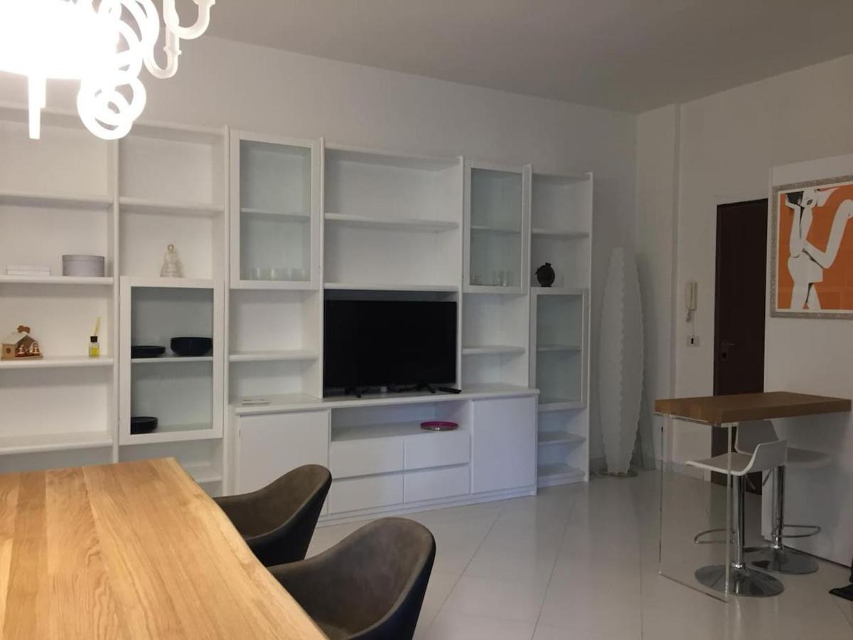 Comodo Appartamento In Pieno Centro Iun P1868 Cagliari Kültér fotó